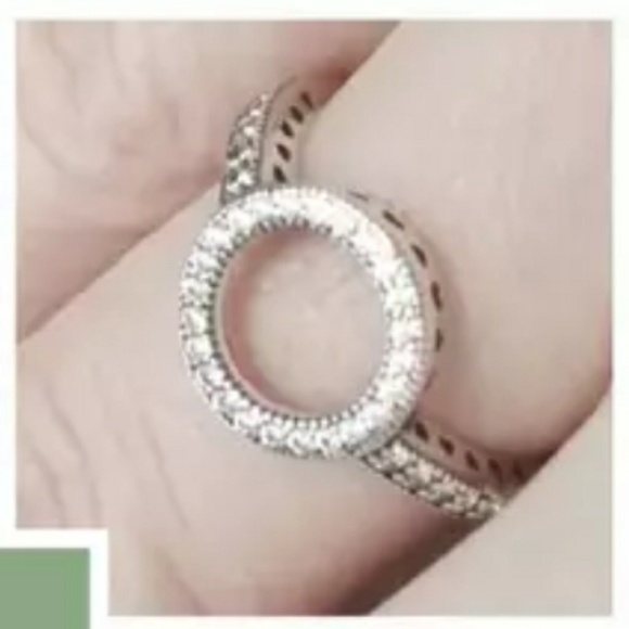 Silver Circle Halo Ring - Picture 5 of 5